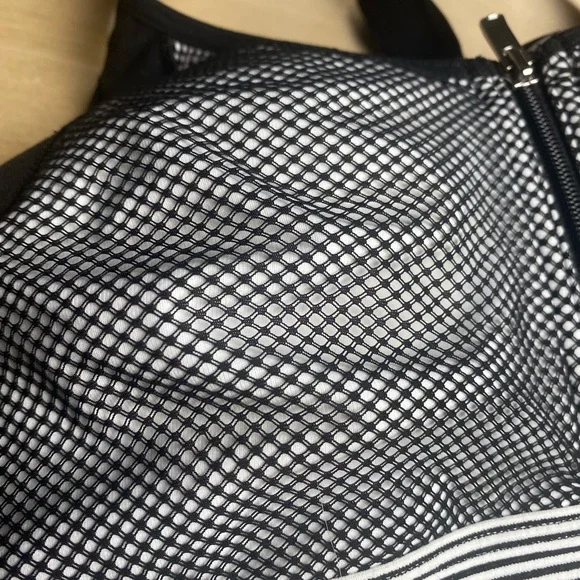 VSX Victoria’s Secret Sports Bra size 36B - Picture 2 of 7